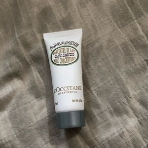L’occitane Almond Milk Concentrate mini